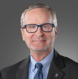 David Hoag Headshot cropped v2